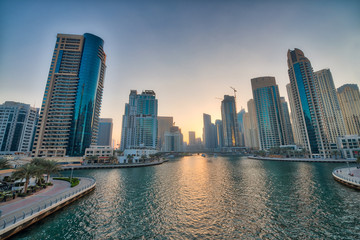 Naklejka premium Dubai Marina skyline at night