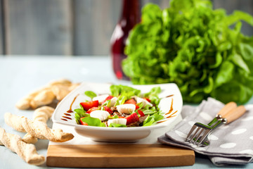Original meat, strawberry and mozzarella salad