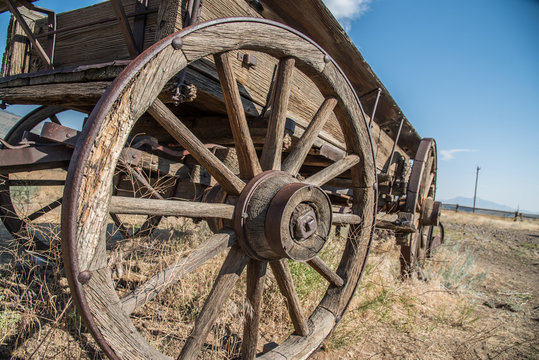 Antique Western Carriage with Wagon Wheel