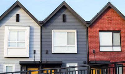 Freshly build townhomes in beautifull row.