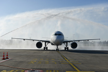 vol inauguration aeroport  avion Corse Airbus personnel eau bapteme pompiers