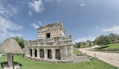 Fototapeta premium Wonderful Ancient Mayan Ruins of Tulum, Mexico