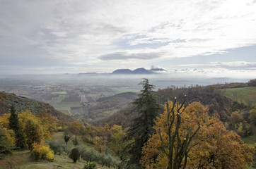 Naklejka premium Le colline degli Euganei in una mattina autunnale
