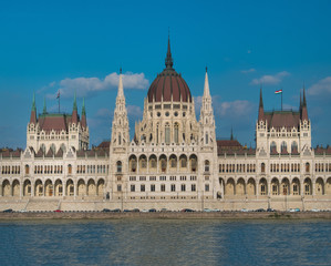 Fototapeta premium The Hungarian Parliament Building, the seat of the National Assembly of Hungary, one of Europe's oldest legislative buildings, Budapest, Hungary
