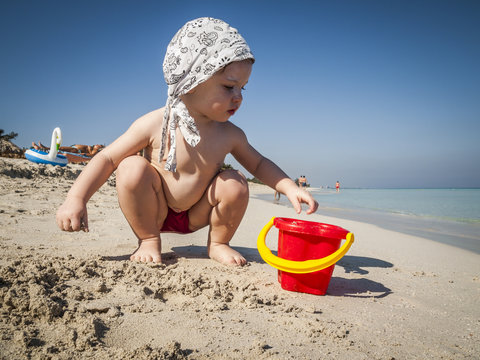 Little girl top no clothes