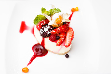 Cheesecake with berries