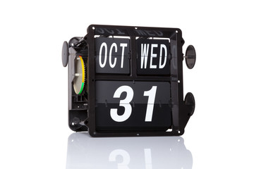 The mechanical calendar retro date 31 October, 2018 on isolated Happy Halloween.