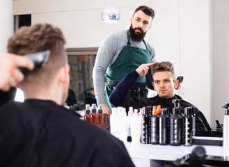 Client making specifications about haircut