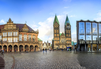 Fototapeta na wymiar Bremen main market square in the centre of the Hanseatic City, Germany