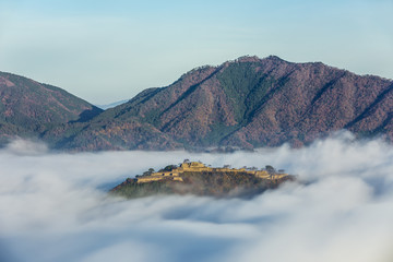 Fototapeta premium 晩秋の竹田城跡