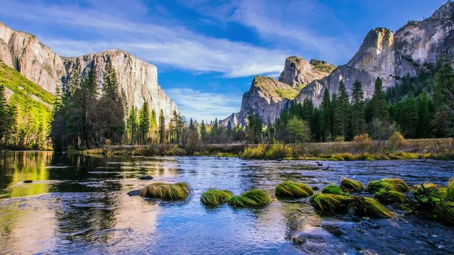 Time Lapse - Beautiful Clouds Moving Over Yosemite Valley - 4K