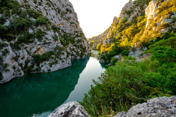 Obraz premium Basses Gorges du Verdon au printemps. Vue panoramique. Quinson, Provence, France.