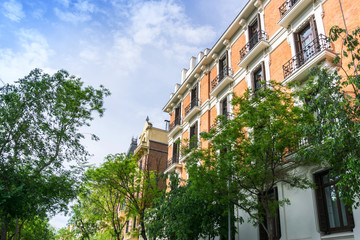 Obraz na płótnie Canvas street view of downtown madrid, The city has a population of almost 3.2 million