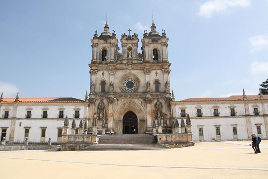 Portugal, parvis du monast&egrave;re d'Alcoba&ccedil;a