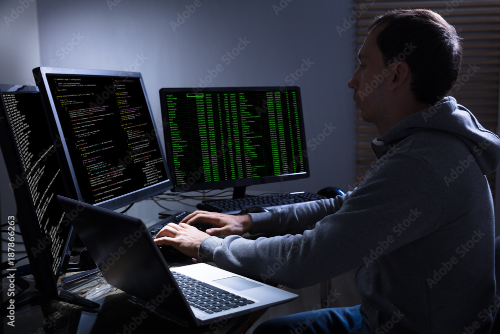 Aufkleber Hacker Stealing Information From Multiple Computers