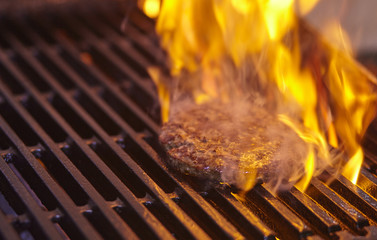 steake burger in flame