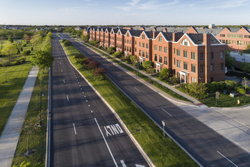 Obraz premium Townhomes Along Boulevard Aerial 3