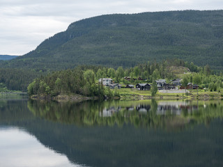 Hütten am See in Norwegen