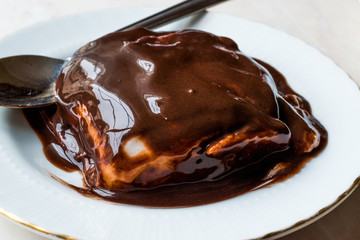 Turkish Pudding Muhallebi with Chocolate Sauce