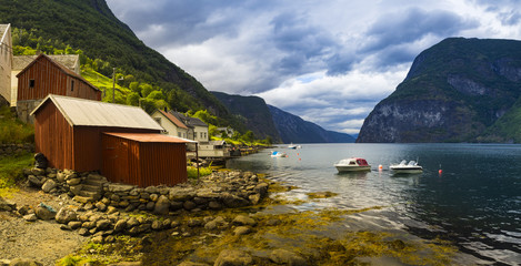 Undredal, el paraíso, pueblo típico muy cerca de Flam, destino turístico . Noruega, verano de 2017