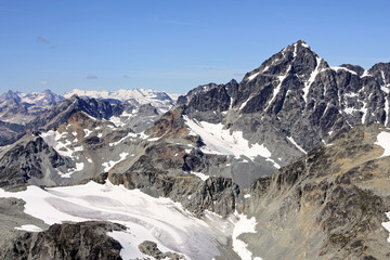 The dramatic rocky summit of Mount Sampson (Coast Mountains of British Columbia, Canada).