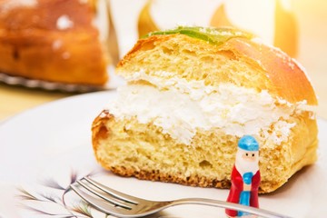 Kings cake, Roscon de reyes, Rosca de reyes, Epiphany cake