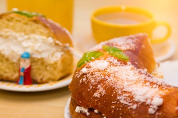 Kings cake, Roscon de reyes, Rosca de reyes, Epiphany cake