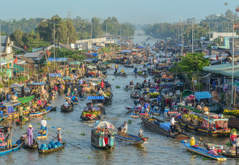 Floating market in Mekong Delta, Vietnam - obrazy, fototapety, plakaty