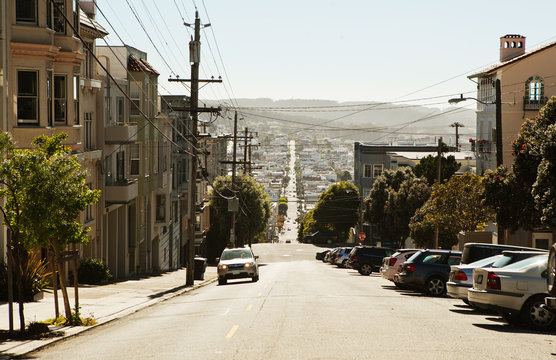 The view on street from the hill in San-Francisco.