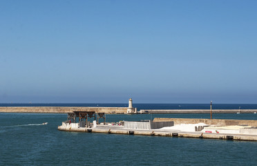 Italia, 27/08/2017: vista panoramica del porto di Livorno, il porto principale della Toscana e uno dei pi&ugrave; importanti porti italiani per traffico passeggeri e merci