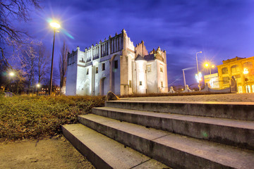 Dwór obronny kapituły krakowskiej - Pabianice © sanzios