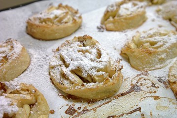 Rolls with apples