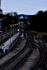 Bahngleise, Schienen in der Abenddämmerung, Giengen/Brenz, Germany, Europe