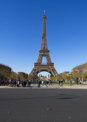 Fototapeta na wymiar Eiffel Tower in Paris in Autumn