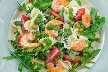 Pasta with shrimp and Greens