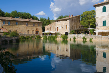 Obraz premium A sunny September day at the ancient thermal pool, Italy 