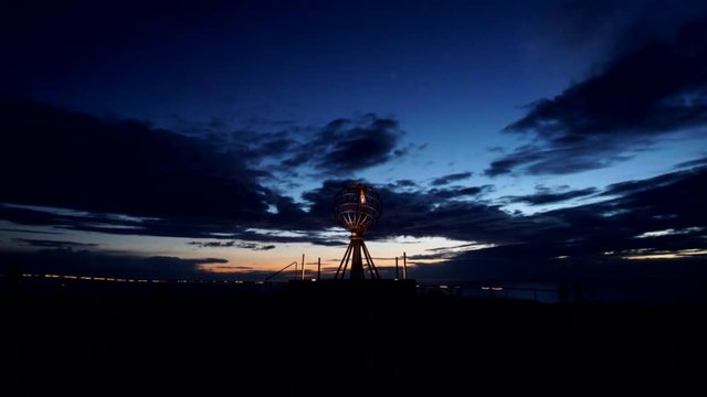 Norwegen, Norge, Nordkapp, Nordkap, Finnmark, Honningsv&aring;g, Mager&oslash;ya, Mager&oslash;y, Norden, n&ouml;rdlichster Punkt Europas, Kugel, Denkmal, Klippe, Schiefer, Barentsee