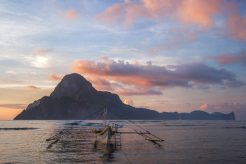 El Nido beautiful Cadlao island sunset view in Palawan island, Philippines © Alex Pelikh