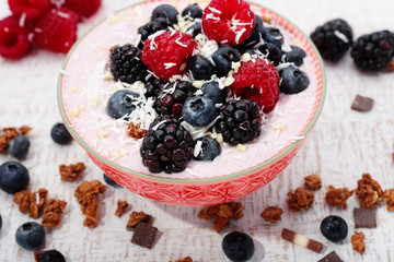 joghurt mit brombeere