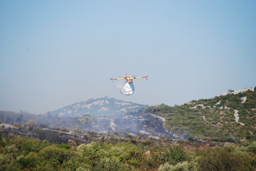 Fototapeta na wymiar Wasserflugzeug Brand löschen Kroatien