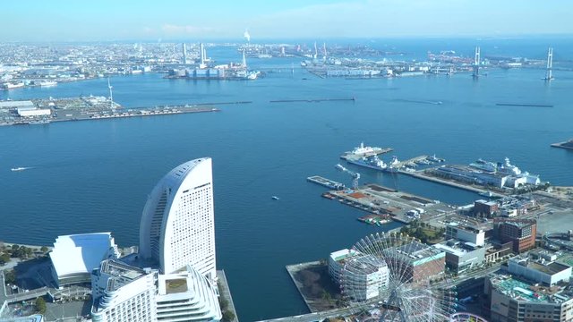 横浜定番風景　みなとみらいから全景　パン　4k