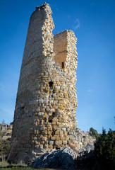 Mirador en altura reflejando lago en Espa&ntilde;a