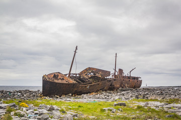 Naklejka premium The Plassey Shipwreck on Inisheer Island, County Galway, in the West of Ireland