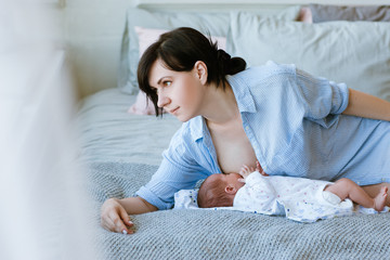 Obraz na płótnie Canvas benefits of breastfeeding for newborns. happy motherhood. family values.