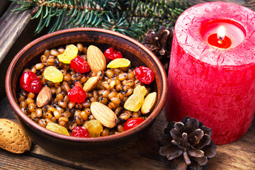 Wheat porridge with nuts and raisins