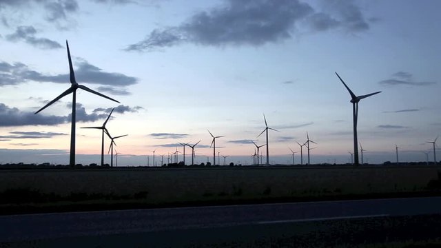 Windr&auml;der in Windpark in Ostfriesland full HD 1080 Video 25 fps