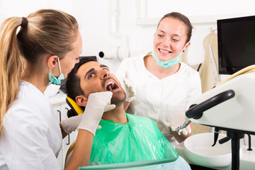 Patient reception at dentist