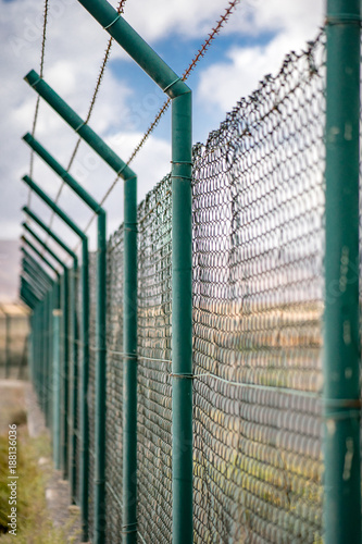stacheldrahtzaun zeichnung neukölln absperrung ausgerenzung mit stacheldrahtzaun stacheldrahtzaun stacheldrahtzaun zeichnung neukölln absperrung ausgerenzung mit stacheldrahtzaun stacheldrahtzaun