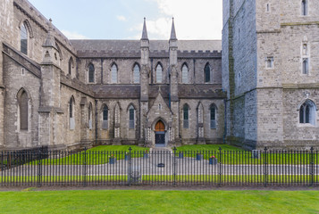 Fototapeta premium Vista laterale della cattedrale di San Patrizio da St. Patrick's
