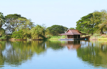 Obraz premium Wood house flood on river,